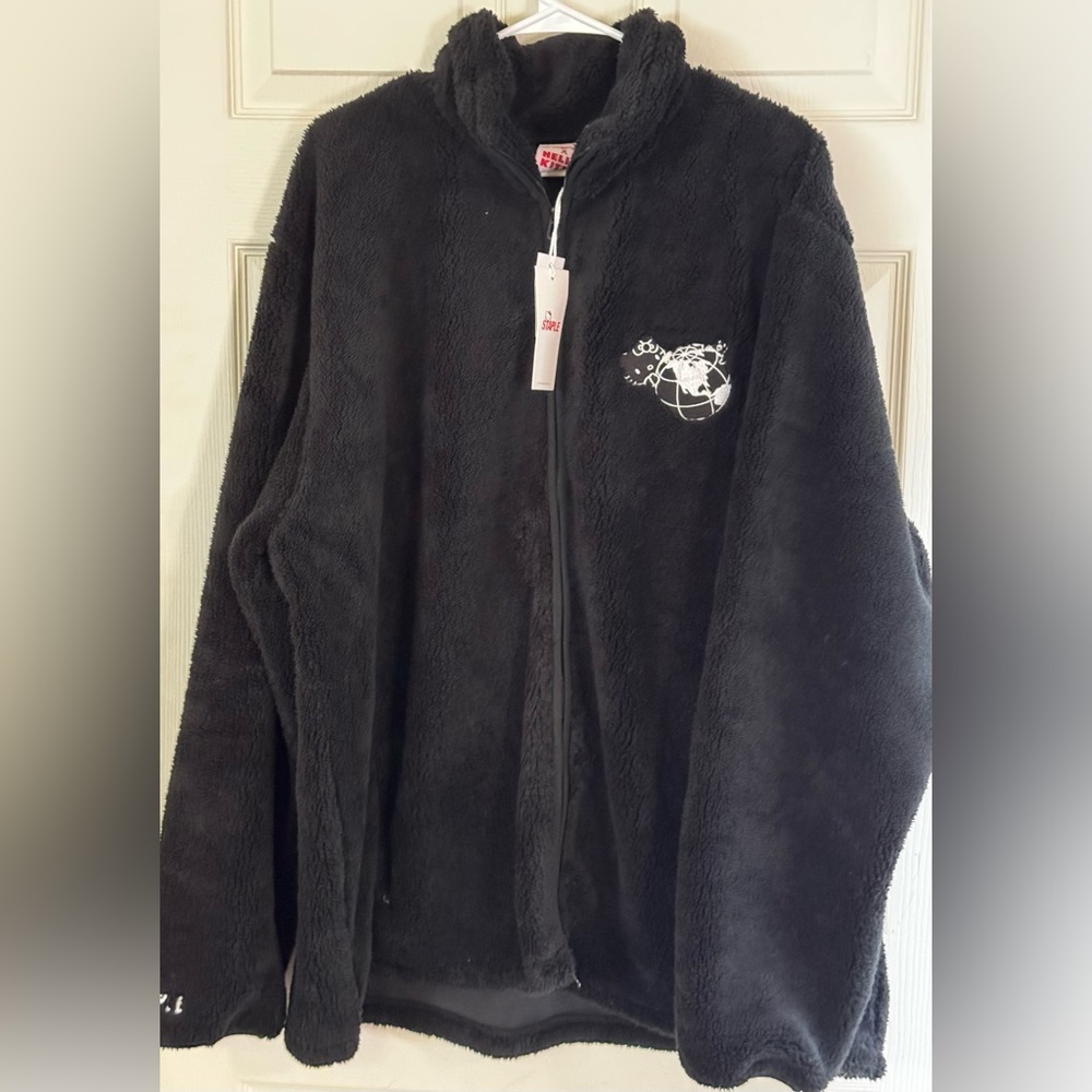 Jeff staple/hello Kitty collaboration. Sherpa fleece jacket embroidered.